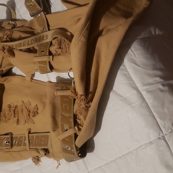 Paints - Picture 4 of 4